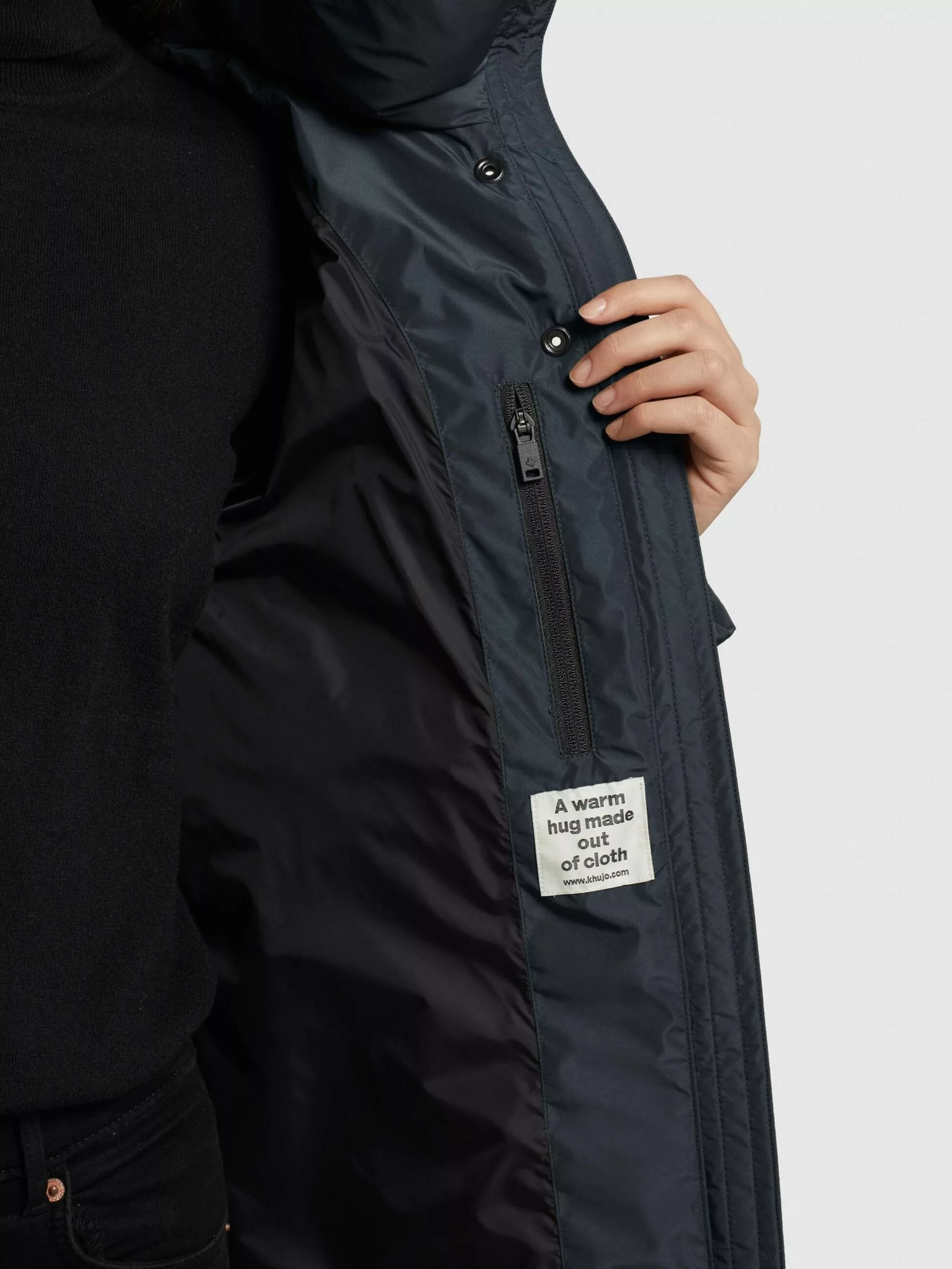 Khujo Vestes Dhiver Veste D’hiver Jordis 4 Femme Bleu Foncé 10 Khujo Vestes Dhiver Veste D’hiver Jordis 4 Femme Bleu Foncé – Image 8