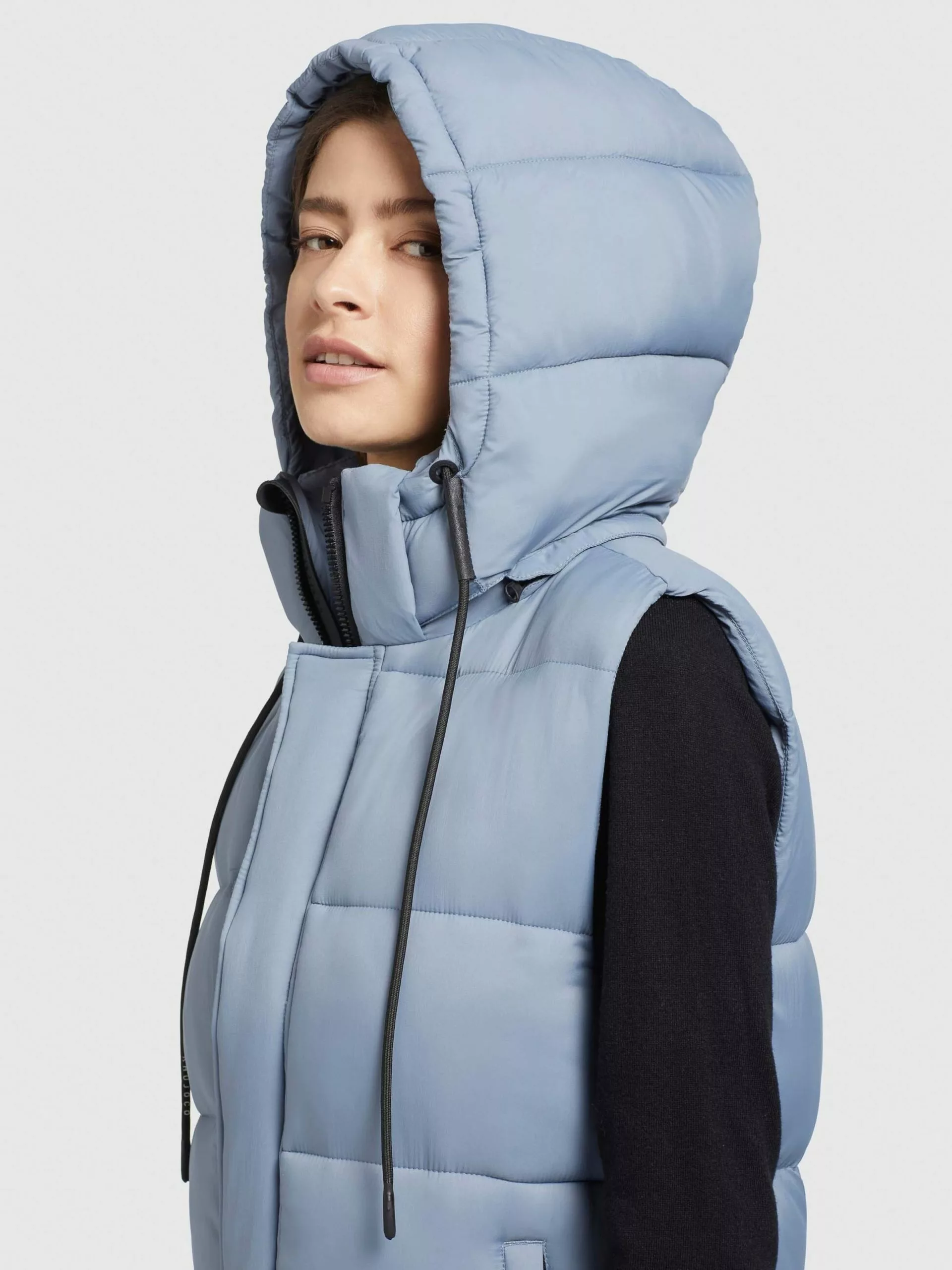 Khujo Vestes Sans Manches Gilet Eden Femme Bleu Clair 9 Khujo Vestes Sans Manches Gilet Eden Femme Bleu Clair – Image 7