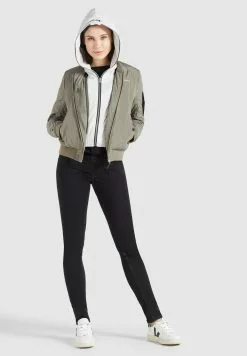 Khujo Vestes Dhiver Veste D’hiver LARIFA Femme Kaki -Khujo Soldes Boutique 54ce2895f5f2b5ffc30f43c77204c30e