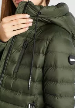 Khujo Vestes Dhiver Veste D’hiver Lovina Femme Kaki -Khujo Soldes Boutique c2a6db4066c52606959c33fcc1feb12d